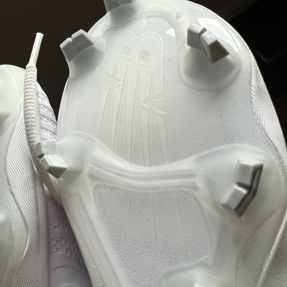 New Balance Softball Baseball molded cleats W8 or M6.5 - Picture 4 of 7